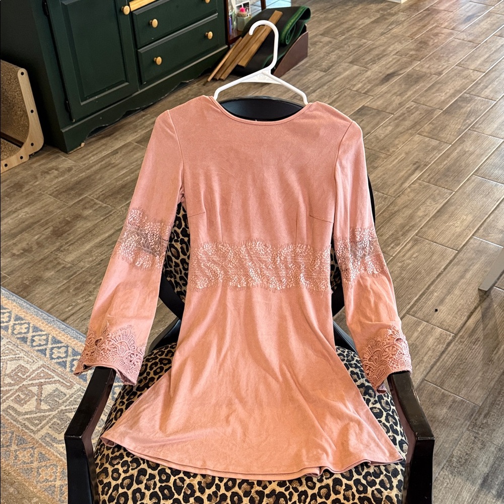 Romeo & Juliet Couture Pink Long Sleeve Dress